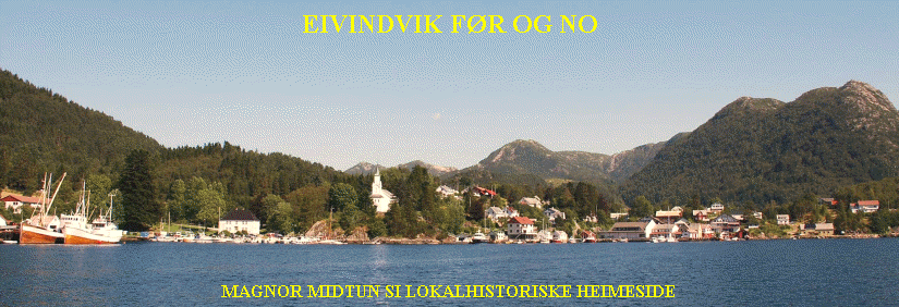 Utsyn over Eivindvik med fjell, sjø og bygningar langs stranda